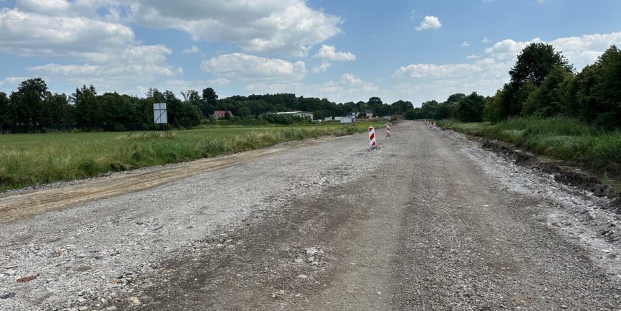 2023 07 04 km 245+300 droga wzdłuż rzeki Drama
