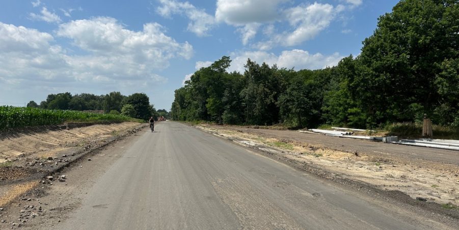 2023 07 04 km 248+900 las Boniowski parking