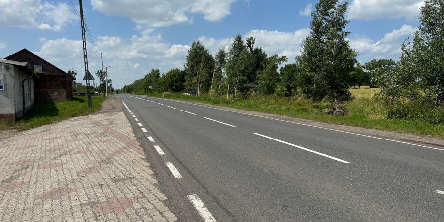 2023 07 04 km 252+950 ul. Robotnicza strona lewa