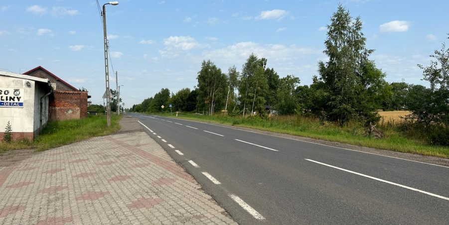 2023 07 11 km 252+950 ul. Robotnicza strona lewa