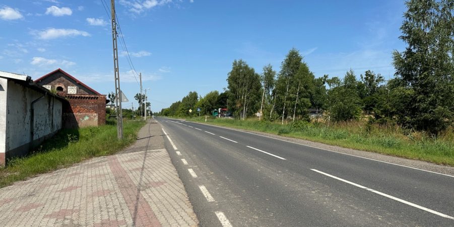2023 07 18 km 252+950 ul. Robotnicza strona lewa