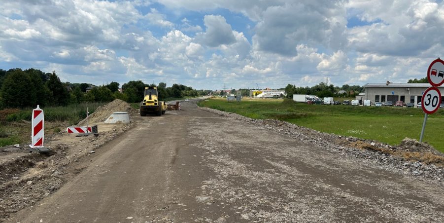 2023 07 25 km 245+600 droga wzdłuż rzeki Drama