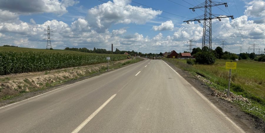 2023 07 25 km 247+200 pola strona prawa