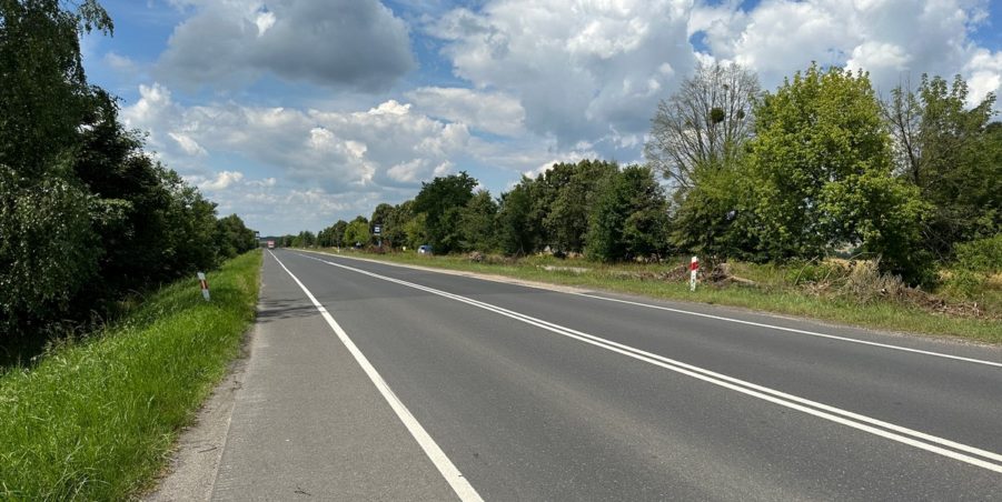 2023 07 25 km 251+200 ul. Konary przystanek