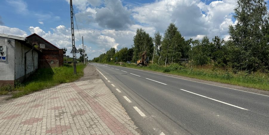 2023 07 25 km 252+950 ul. Robotnicza strona lewa