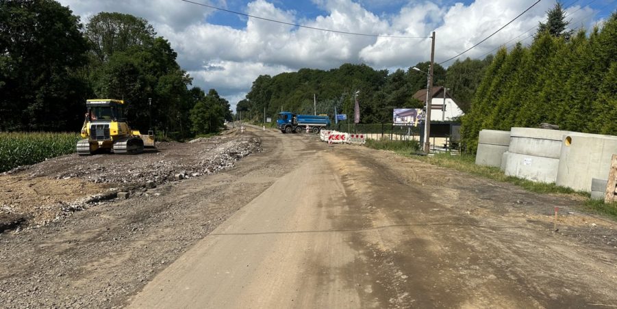 2023 08 01 km 246+400 ul. Wiejska strona lewa