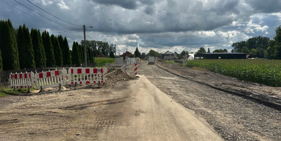 2023 08 01 km 246+400 ul. Wiejska strona prawa