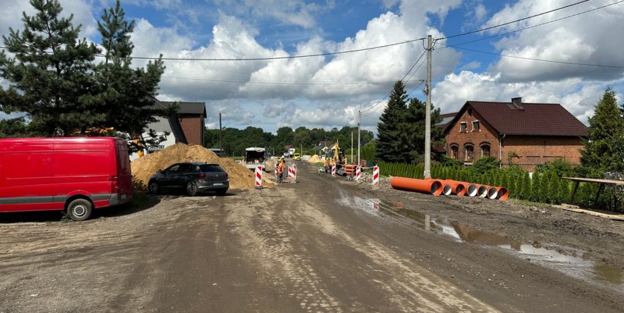 2023 08 01 km 246+550 ul. Wiejska strona lewa