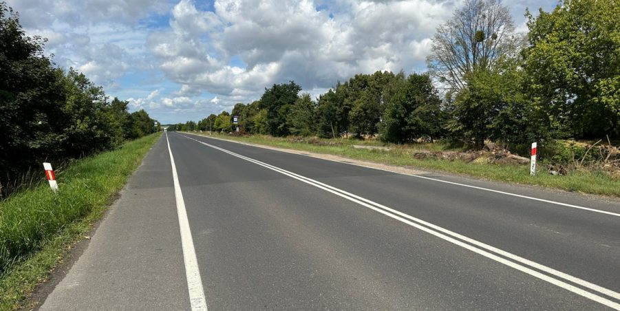 2023 08 01 km 251+200 ul. Konary przystanek