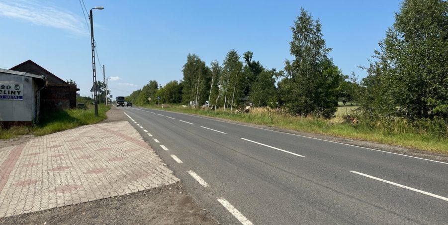 2023 08 16 km 252+950 ul. Robotnicza strona lewa