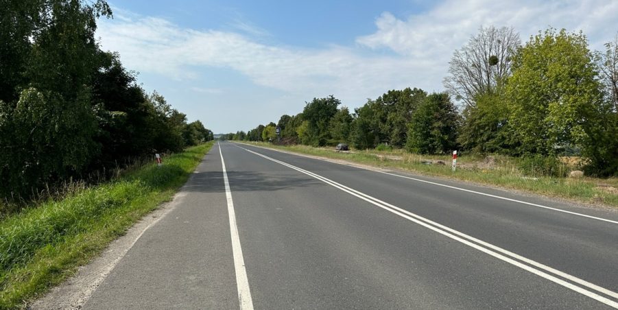 2023 08 22 km 251+200 ul. Konary przystanek