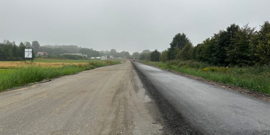 2023 08 29 km 245+300 droga wzdłuż rzeki Drama