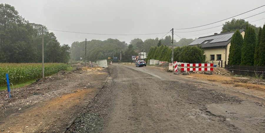 2023 08 29 km 246+400 ul. Wiejska strona lewa