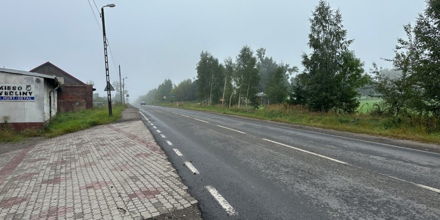 2023 08 29 km 252+950 ul. Robotnicza strona lewa