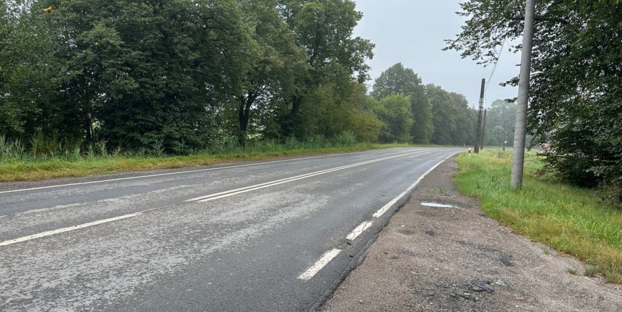 2023 08 29 km 252+950 ul. Robotnicza strona prawa