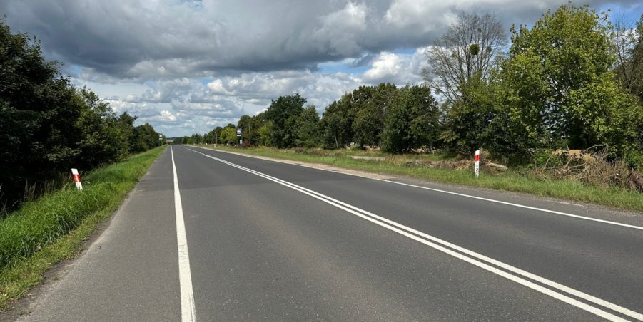 2023 08 08 km 251+200 ul. Konary przystanek