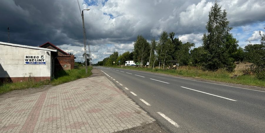 2023 08 08 km 252+950 ul. Robotnicza strona lewa