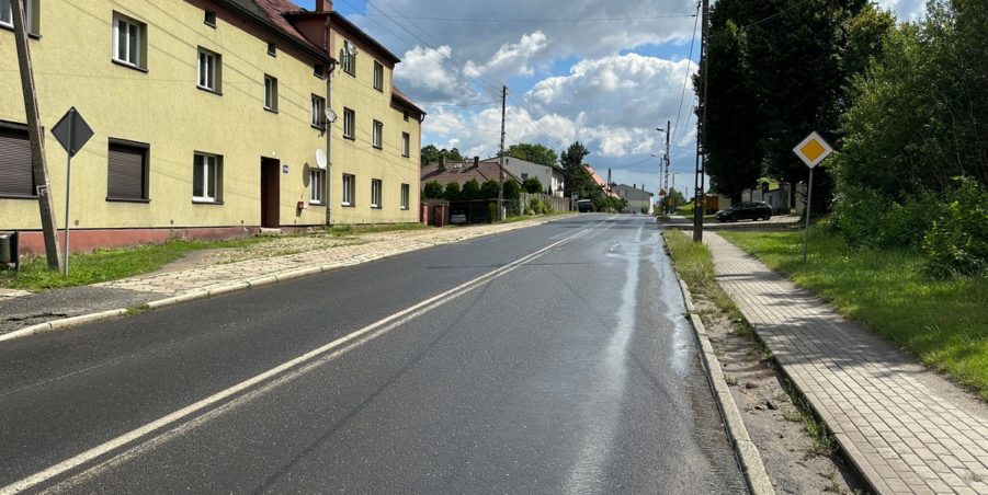 2023 08 08 km 253+450 przedszkole