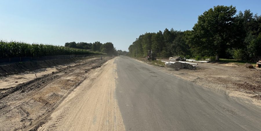 2023 09 05 km 248+900 las Boniowski parking