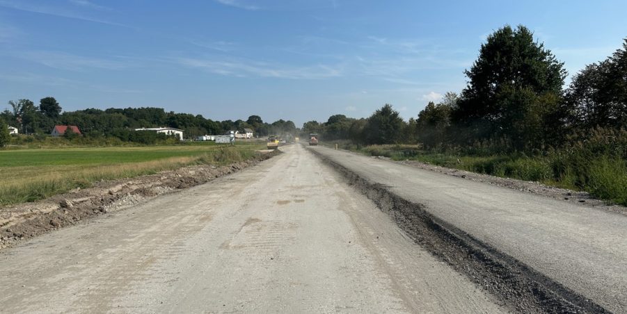 2023 09 12 km 245+300 droga wzdłuż rzeki Drama
