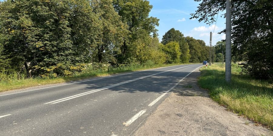 2023 09 12 km 252+950 ul. Robotnicza strona prawa