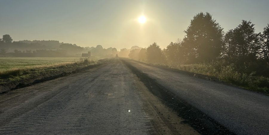 2023 09 26 km 245+300 droga wzdłuż rzeki Drama