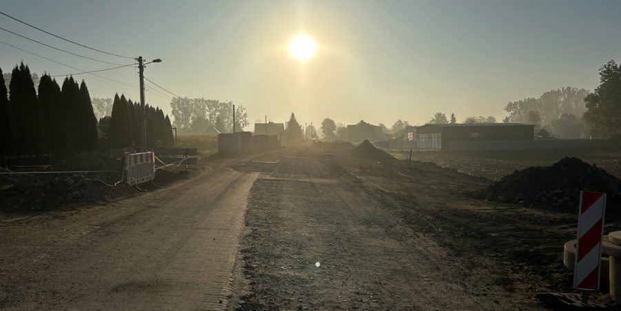 2023 09 26 km 246+400 ul. Wiejska strona prawa