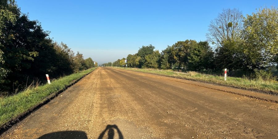 2023 09 26 km 251+200 ul. Konary przystanek