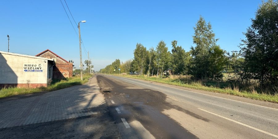 2023 09 26 km 252+950 ul. Robotnicza strona lewa