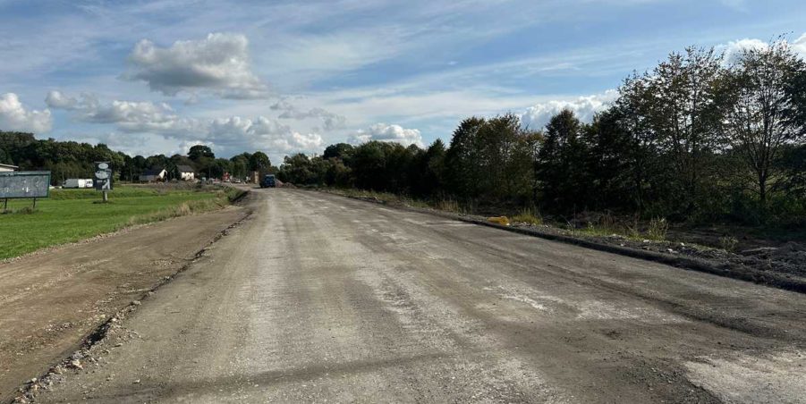 2023 10 03 km 245+300 droga wzdłuż rzeki Drama