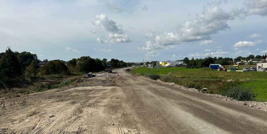 2023 10 03 km 245+600 droga wzdłuż rzeki Drama