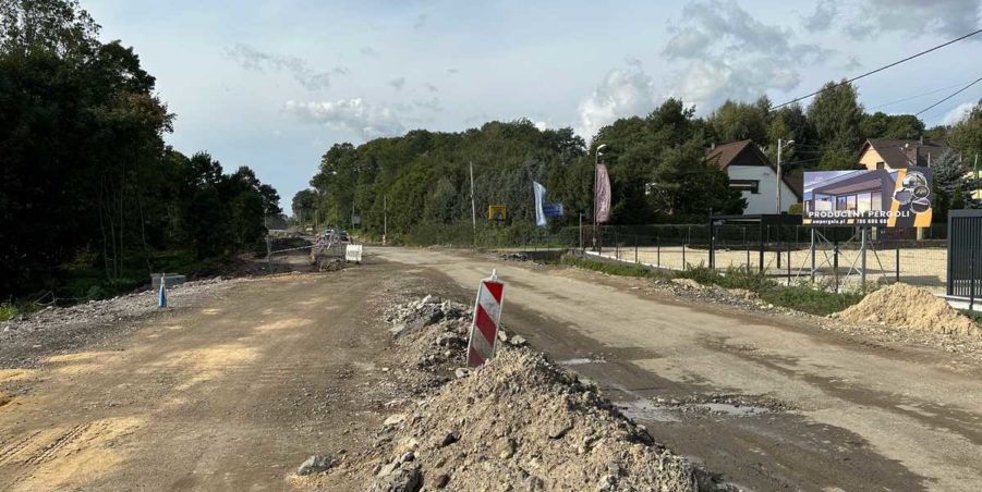 2023 10 03 km 246+400 ul. Wiejska strona lewa