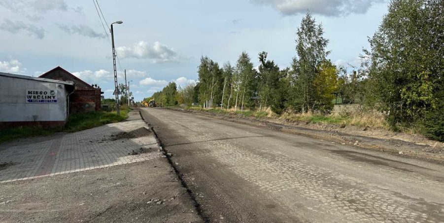 2023 10 03 km 252+950 ul. Robotnicza strona lewa