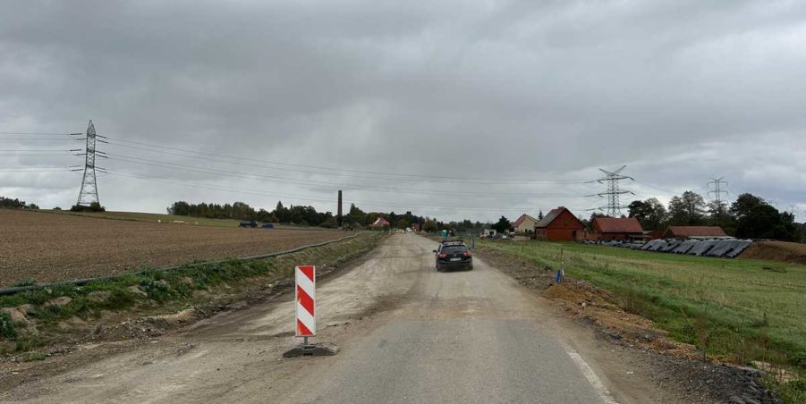 2023 10 10 km 247+200 pola strona prawa
