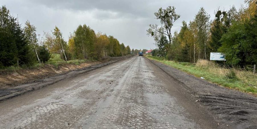 2023 10 10 km 252+500 pola strona prawa