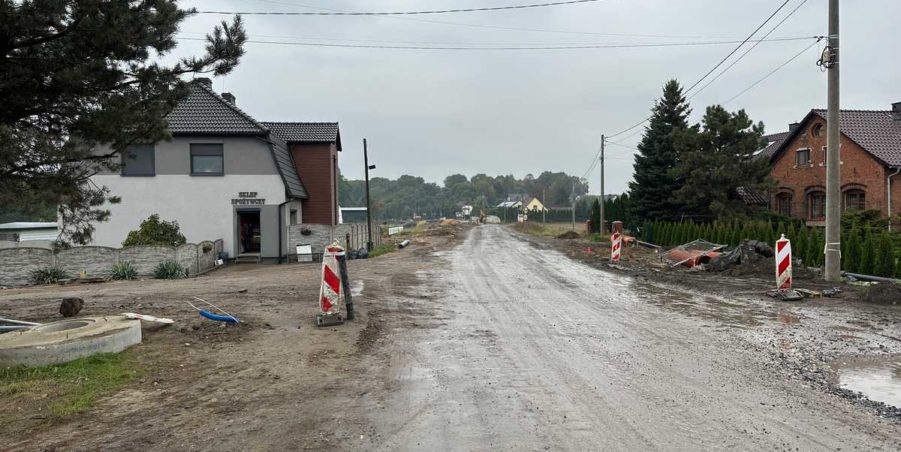 2023 10 17 km 246+550 ul. Wiejska strona lewa
