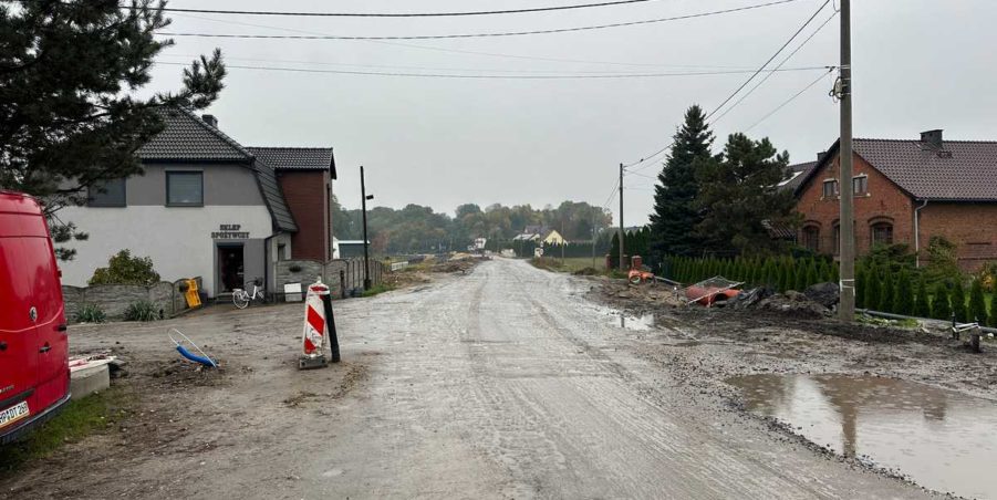 2023 10 24 km 246+550 ul. Wiejska strona lewa