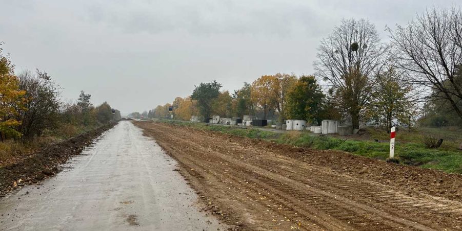 2023 10 24 km 251+200 ul. Konary przystanek