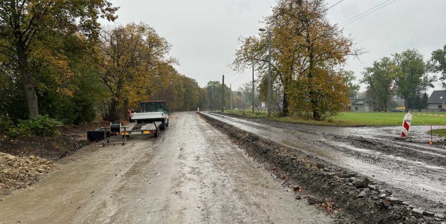 2023 10 24 km 252+950 ul. Robotnicza strona prawa