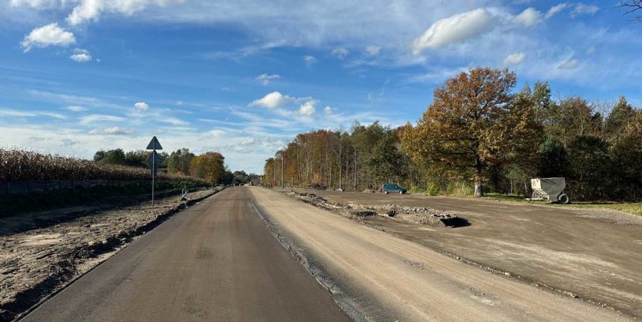 2023 10 31 km 248+900 las Boniowski parking