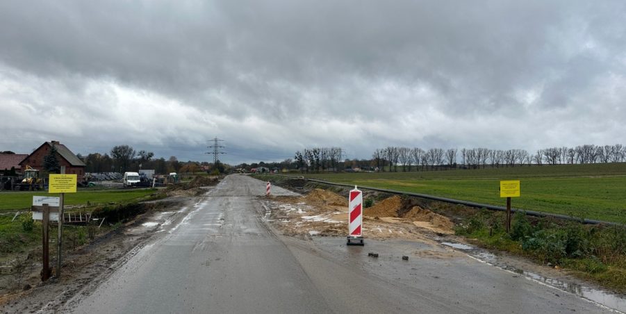 2023 11 07 km 247+200 pola strona lewa
