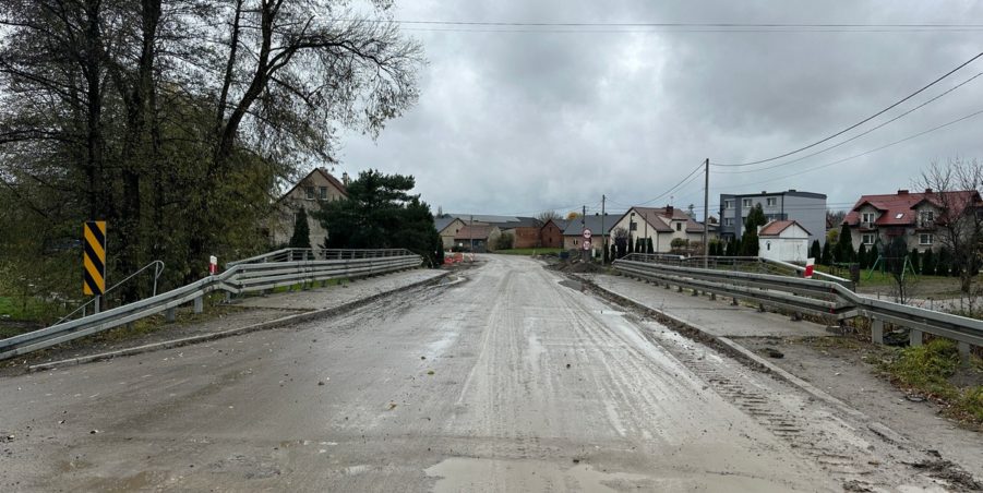 2023 11 07 km 248+100 most nad rzeką Drama