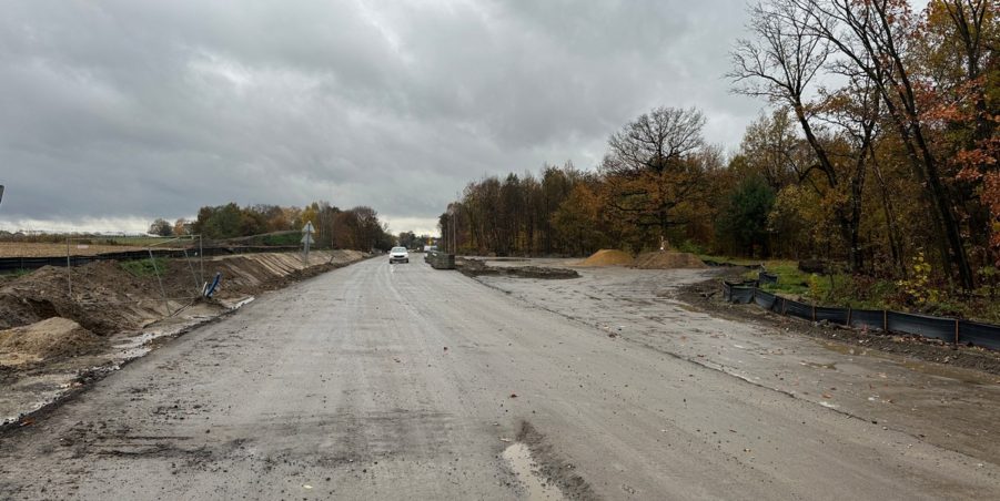 2023 11 07 km 248+900 las Boniowski parking