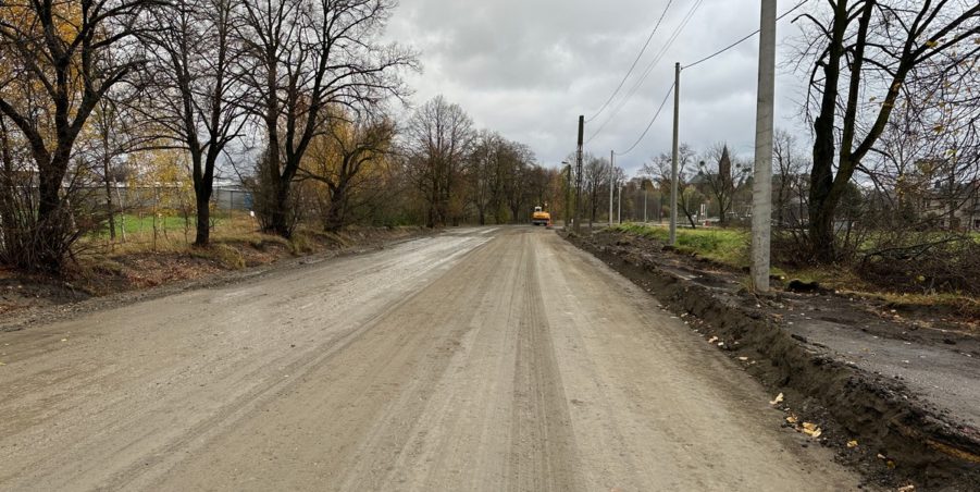 2023 11 07 km 252+950 ul. Robotnicza strona prawa