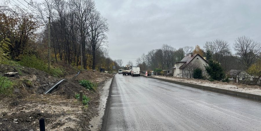 2023 11 14 km 246+000 ul. Bytomska strona prawa