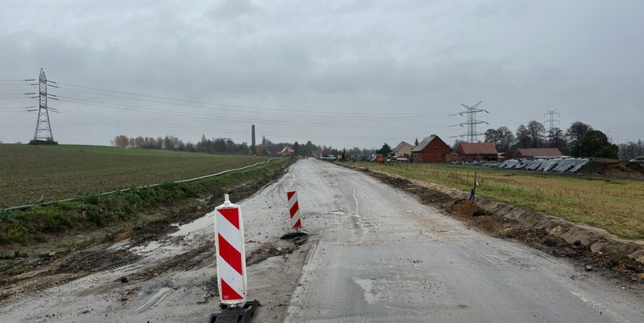 2023 11 14 km 247+200 pola strona prawa