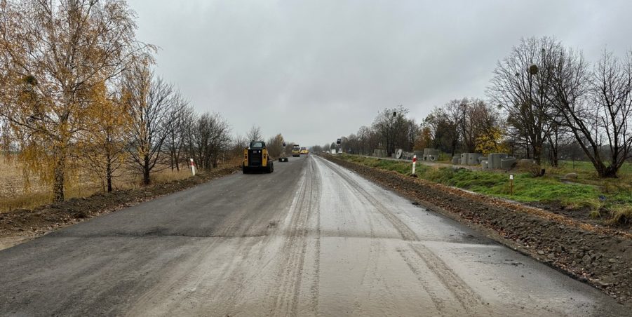 2023 11 14 km 251+200 ul. Konary przystanek