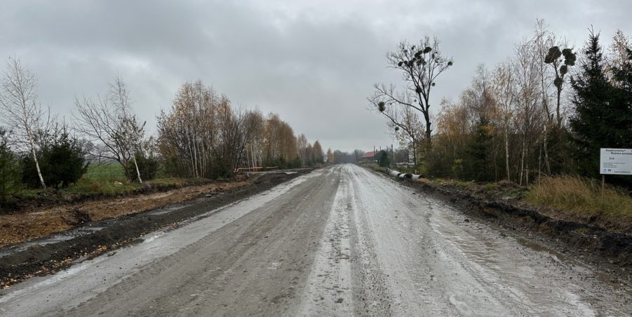 2023 11 14 km 252+500 pola strona prawa