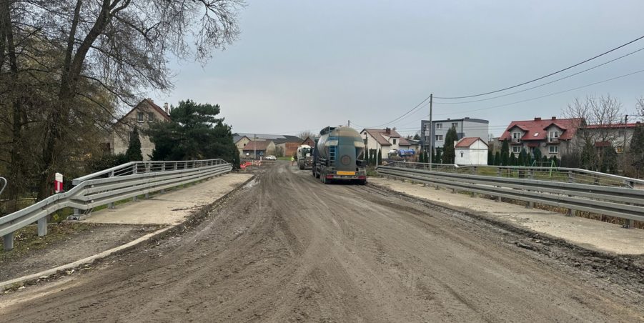 2023 11 21 km 248+100 most nad rzeką Drama
