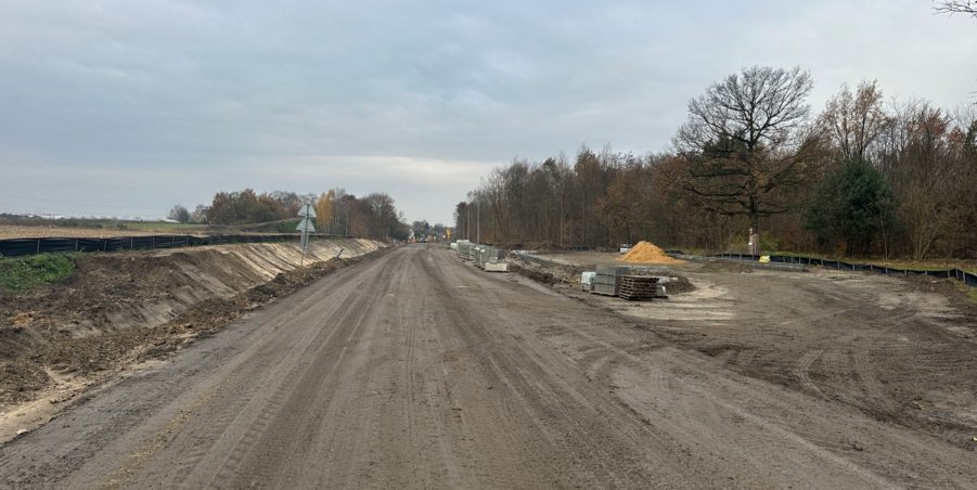 2023 11 21 km 248+900 las Boniowski parking